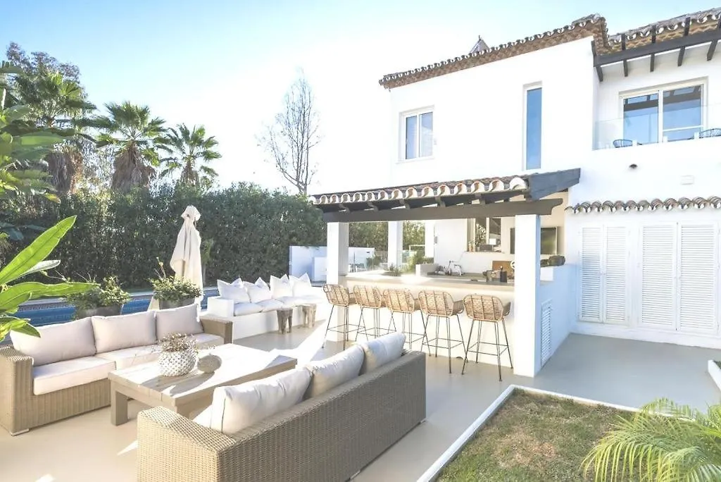 Dom wakacyjny Charming Spanish Villa5 With Large Pool Marbella